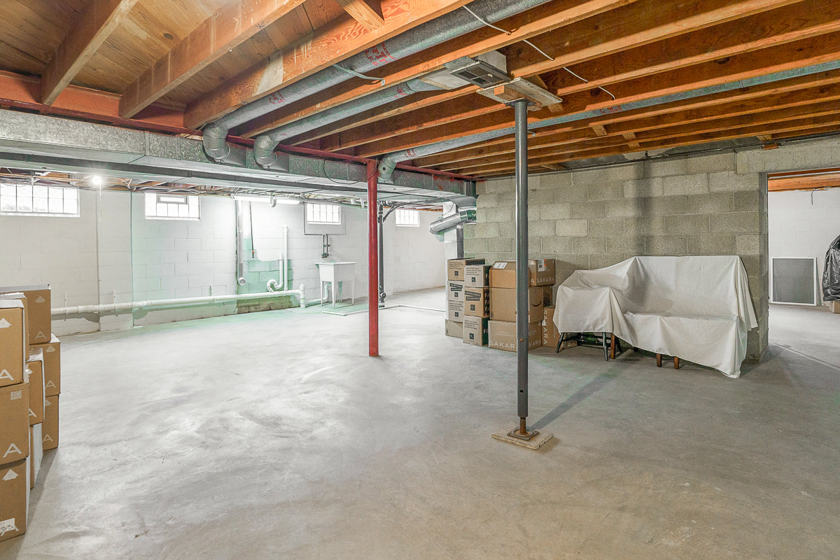 316 Charleston Ave-10