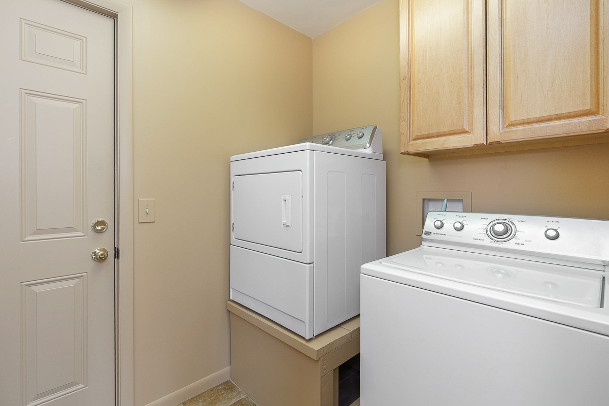 316 Charleston Ave-17