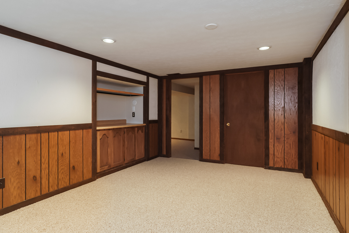 318 E Stanton Ave-34