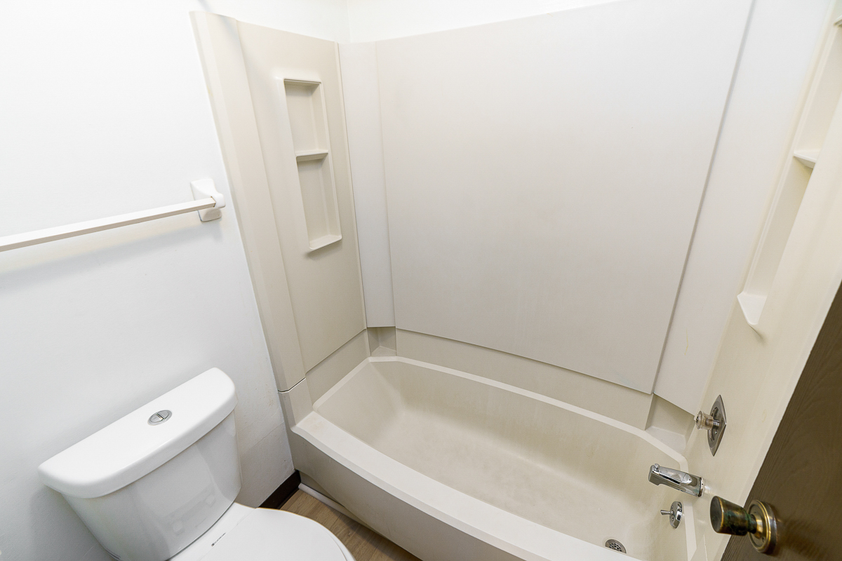 324 Meadowside Court-34