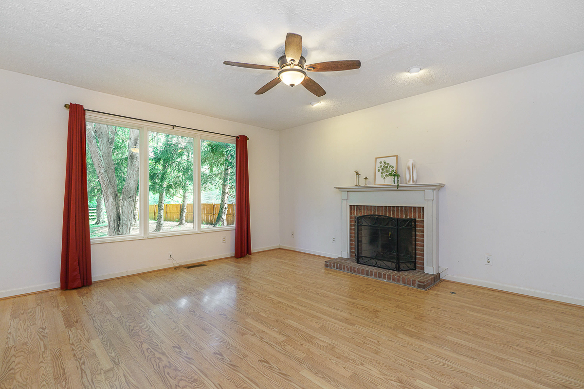 3588 Rivervail Dr-15