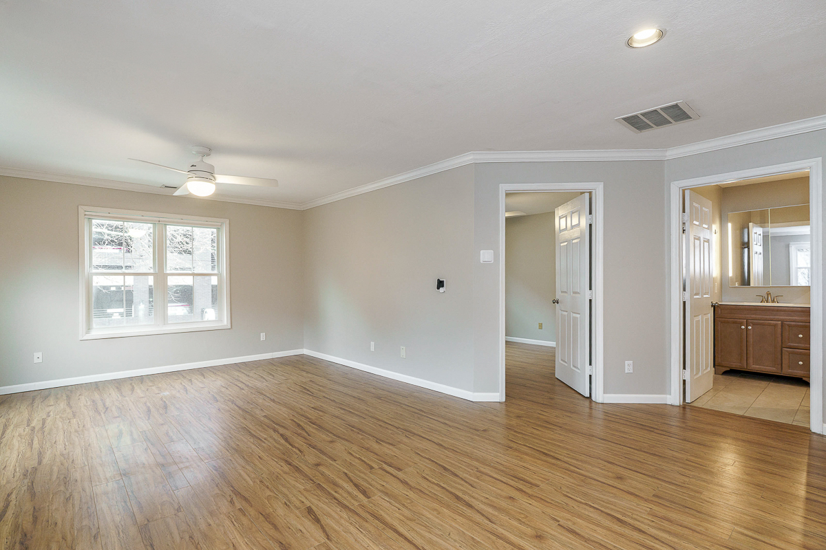 36 W Russell St-10
