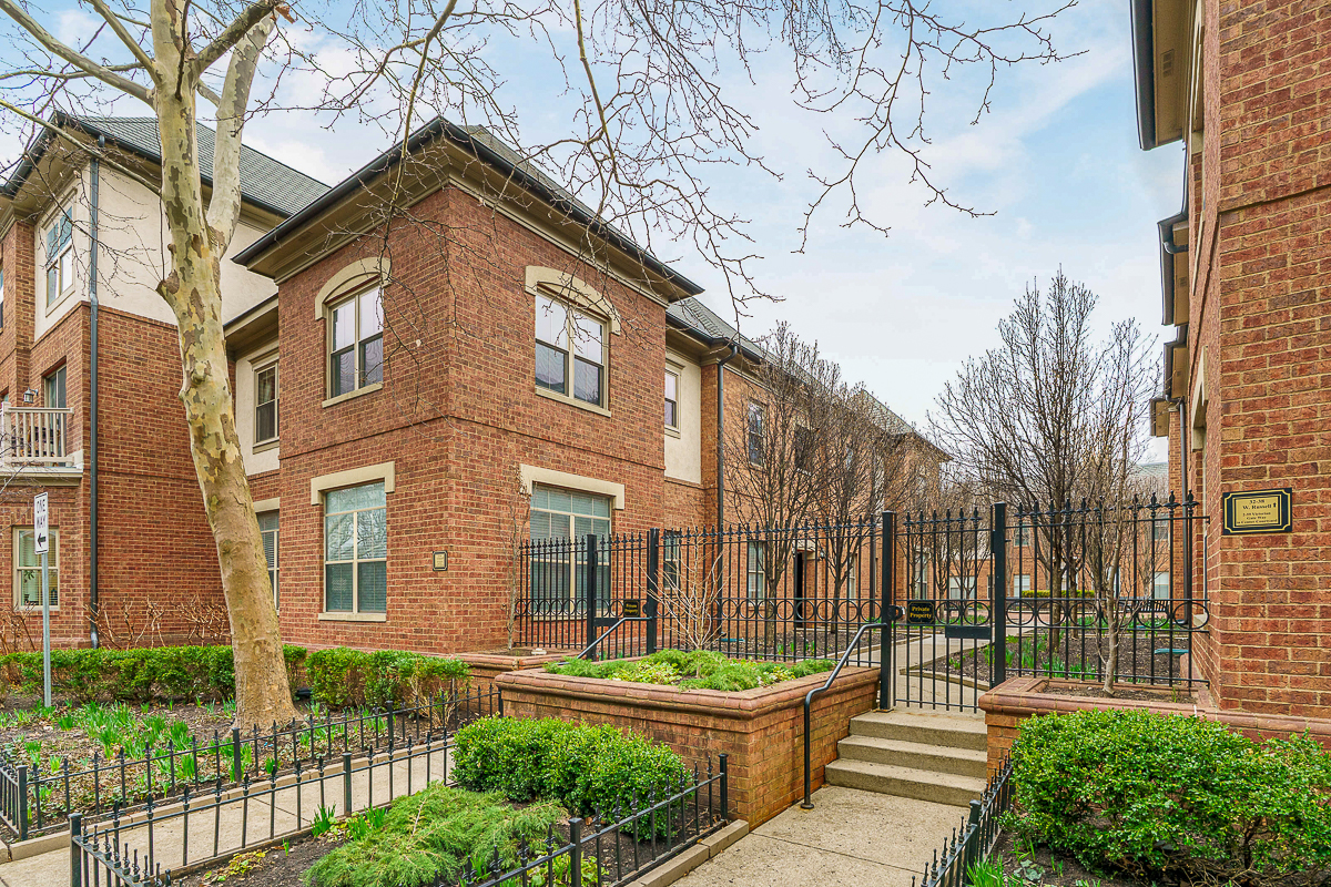 36 W Russell St-2
