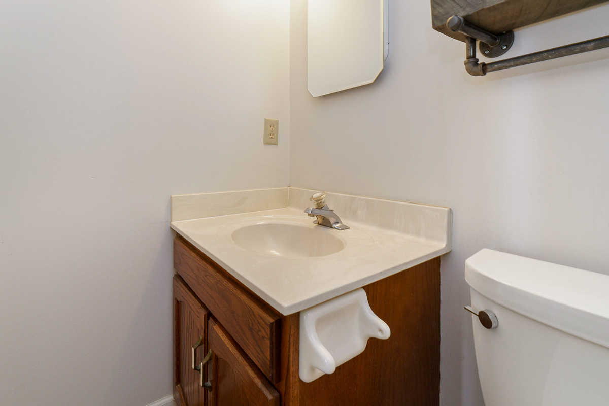 3706 Whitworth Way-27