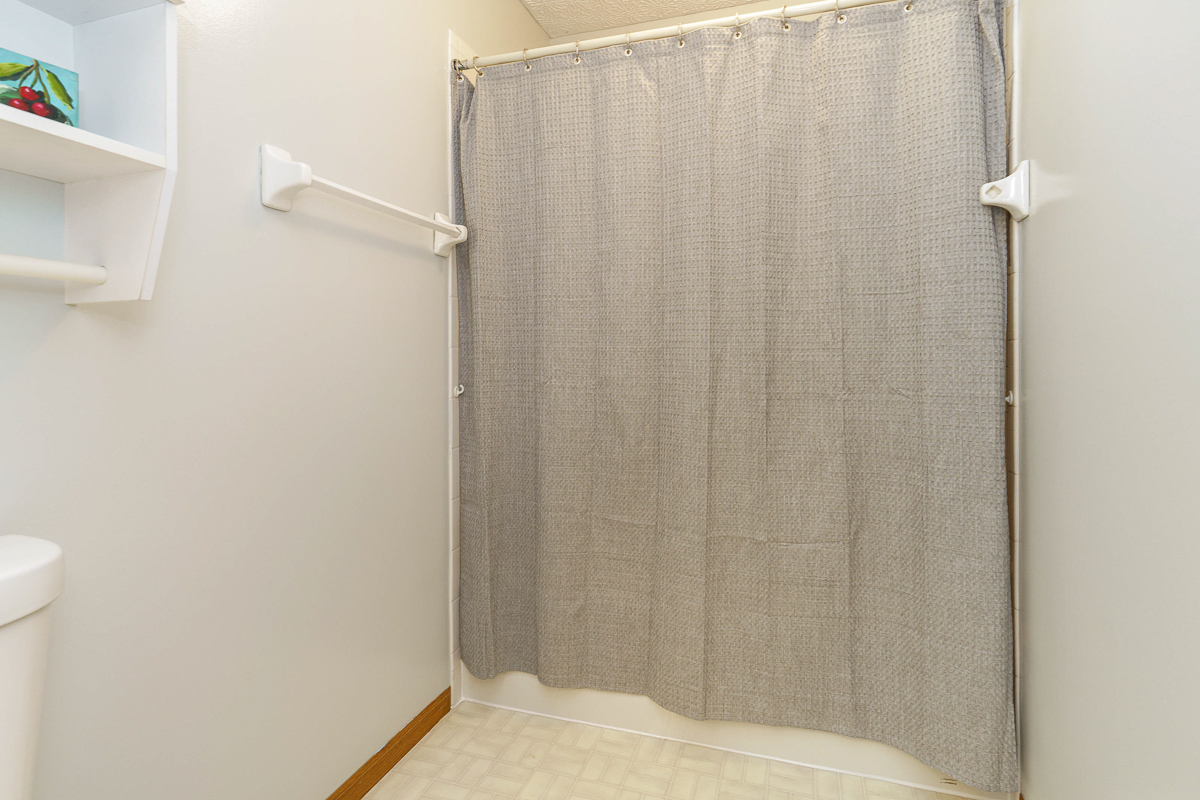 3706 Whitworth Way-36