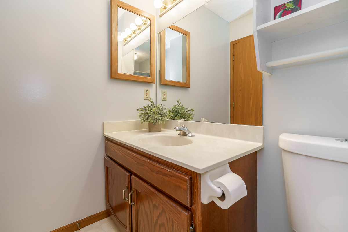 3706 Whitworth Way-37