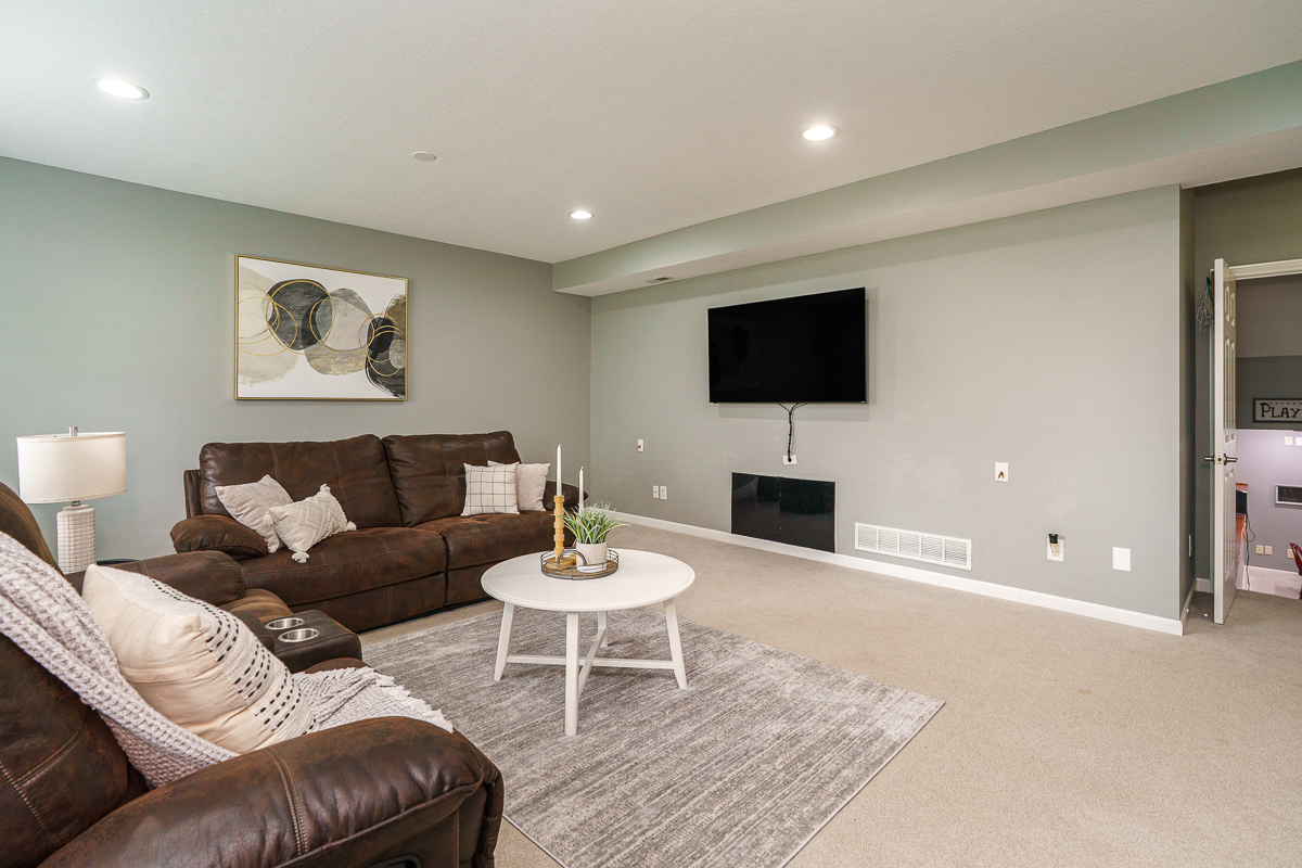 3798 Pine Bank Dr-12