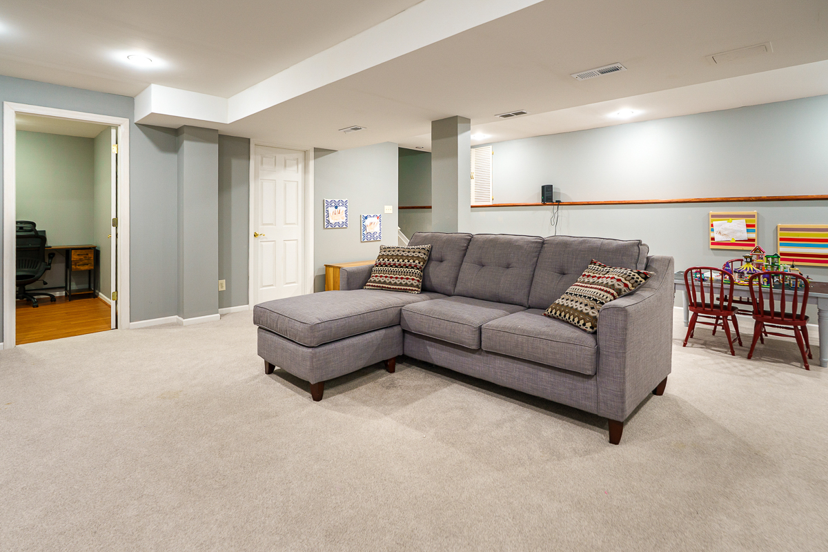 3798 Pine Bank Dr-16