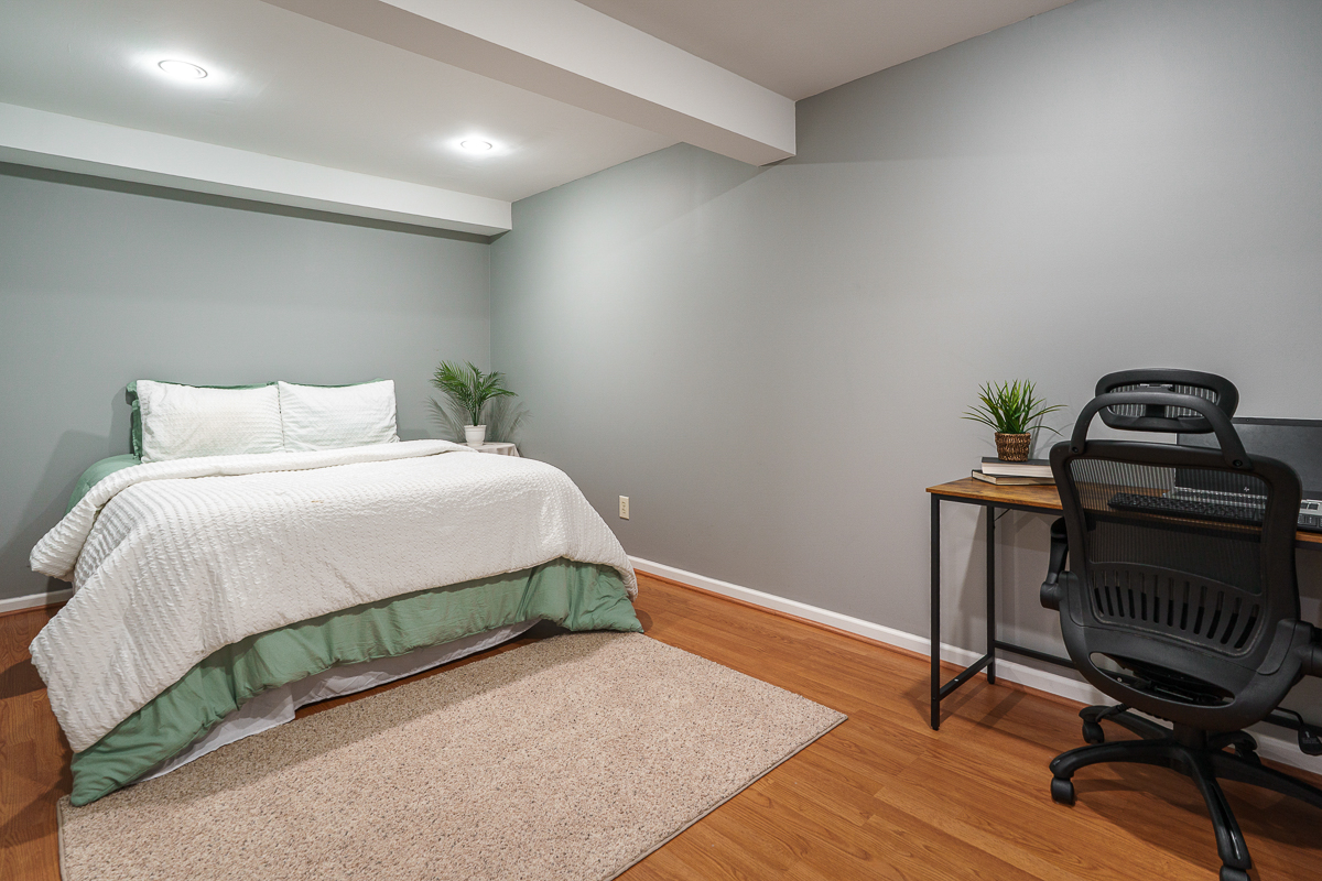 3798 Pine Bank Dr-18