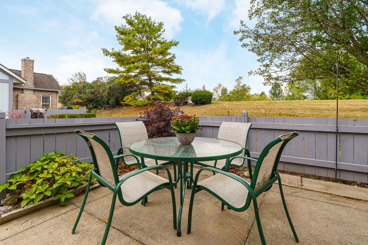 3832 Falls Circle Dr-6