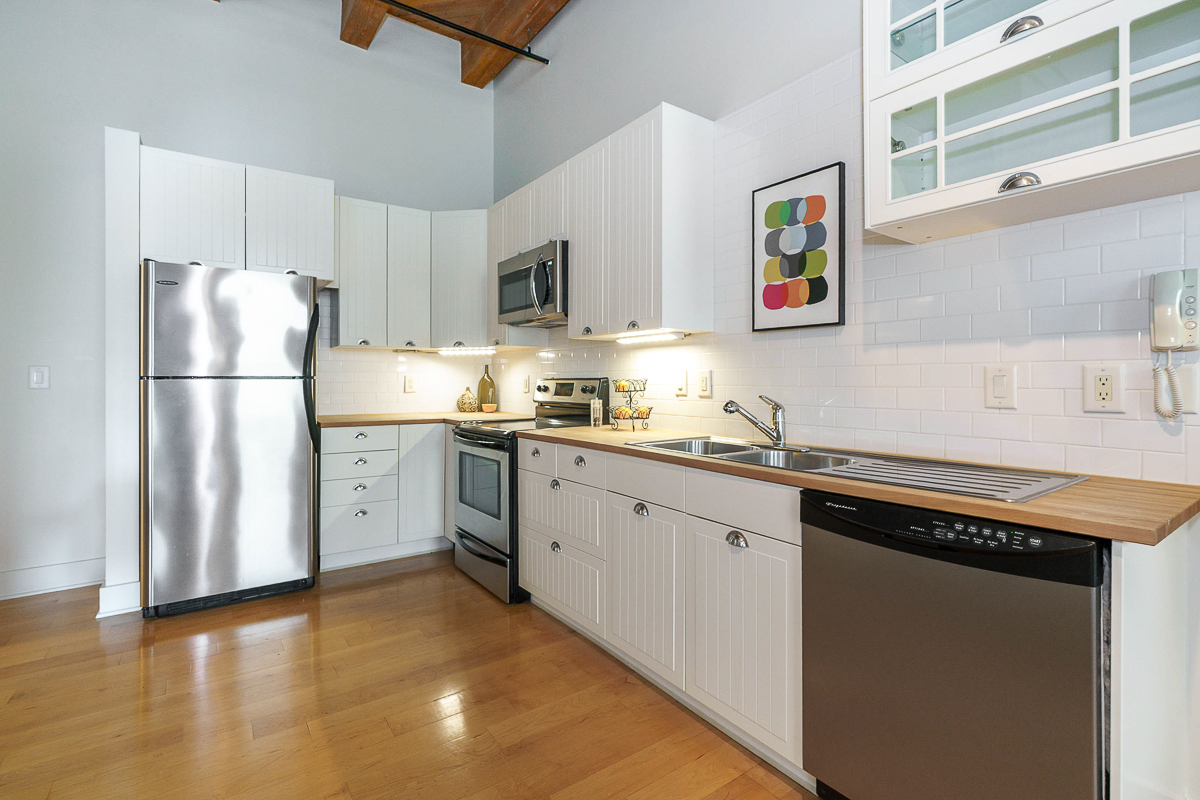 150 E Main St #405-18