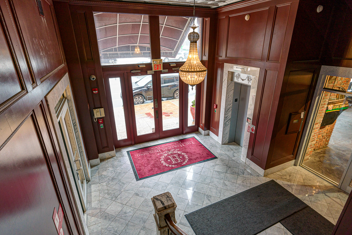 150 E Main St #405-9