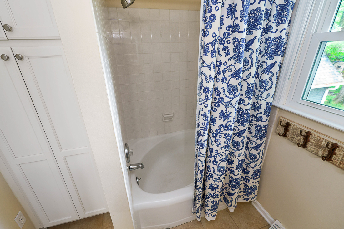 4211 Woodbridge Rd-60