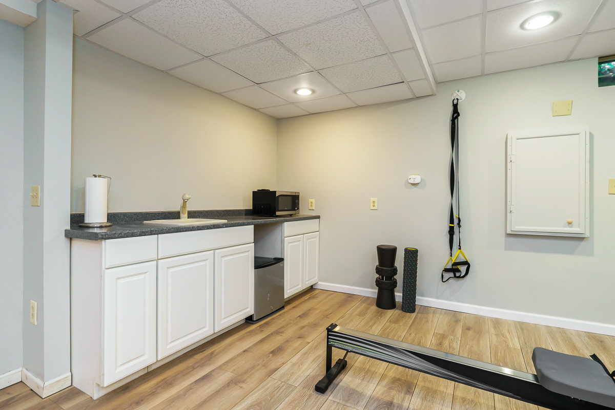 439 s Parkview Ave-28