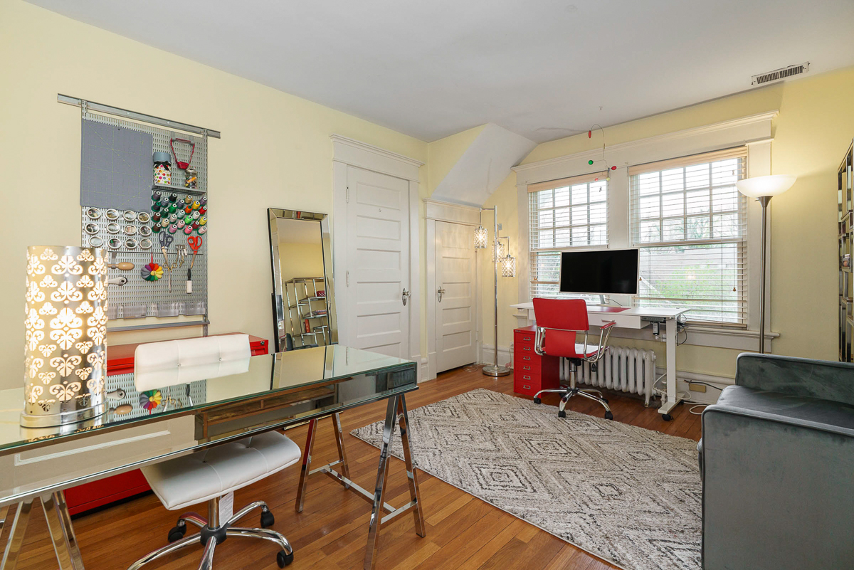 439 s Parkview Ave-74