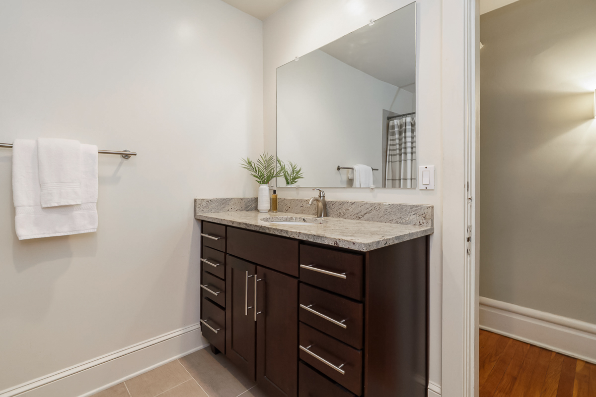 439 s Parkview Ave-77