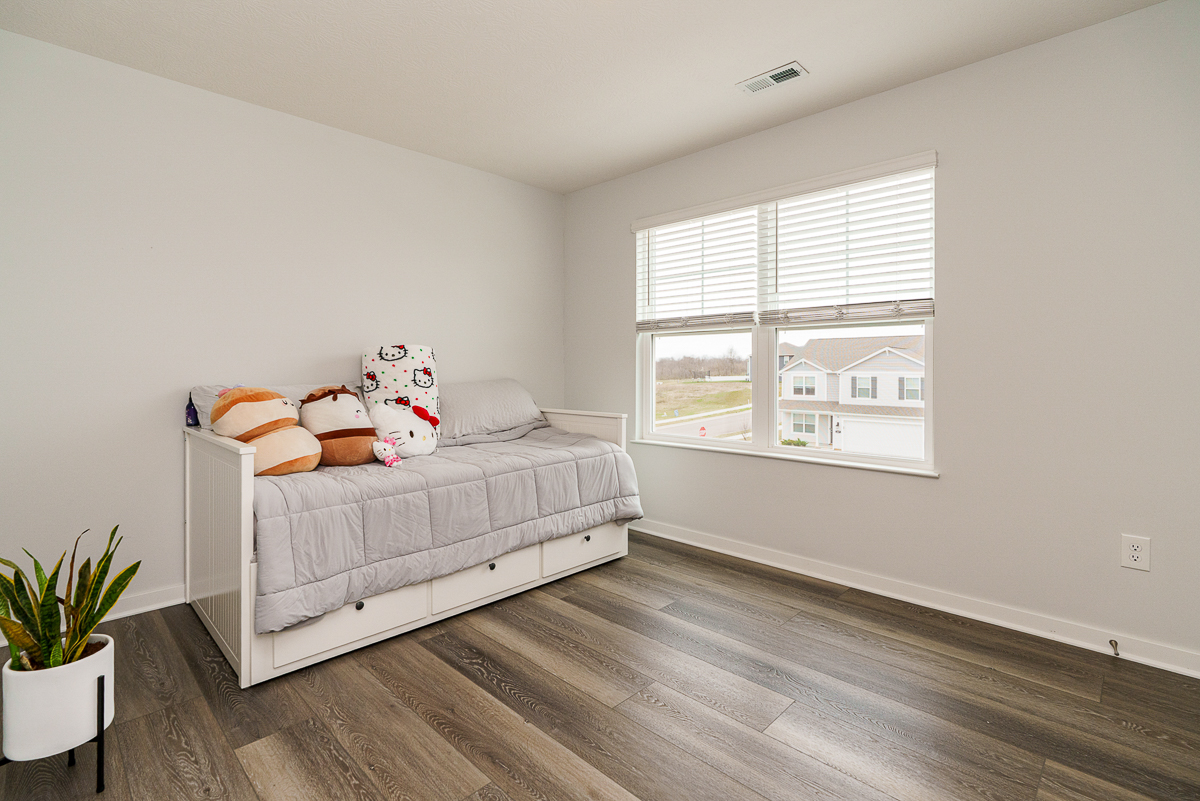 465 Faulkner Dr-32