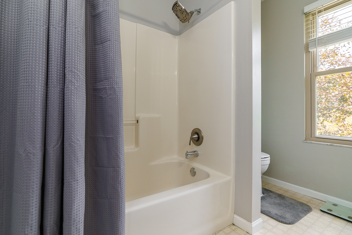 492 Glenside Lane-36