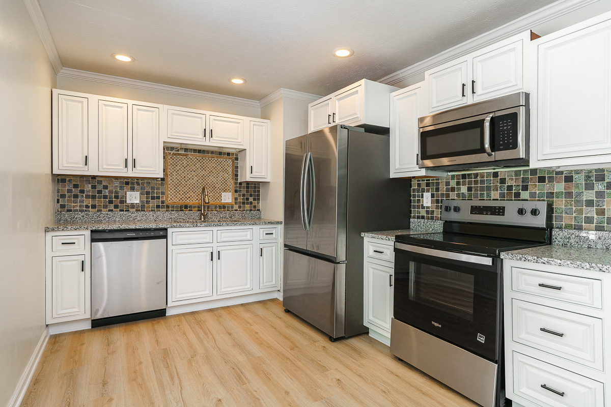 5030 Silverton Dr-14