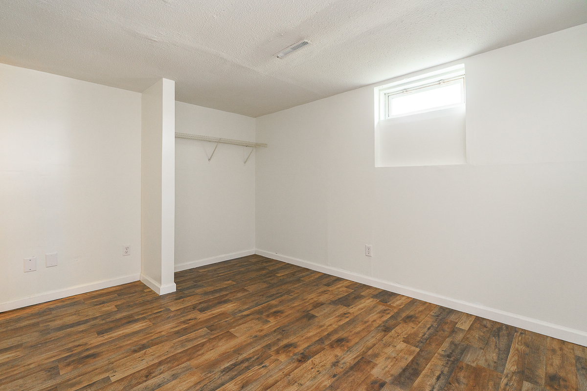 5030 Silverton Dr-21