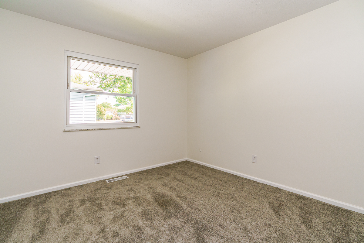 5030 Silverton Dr-30