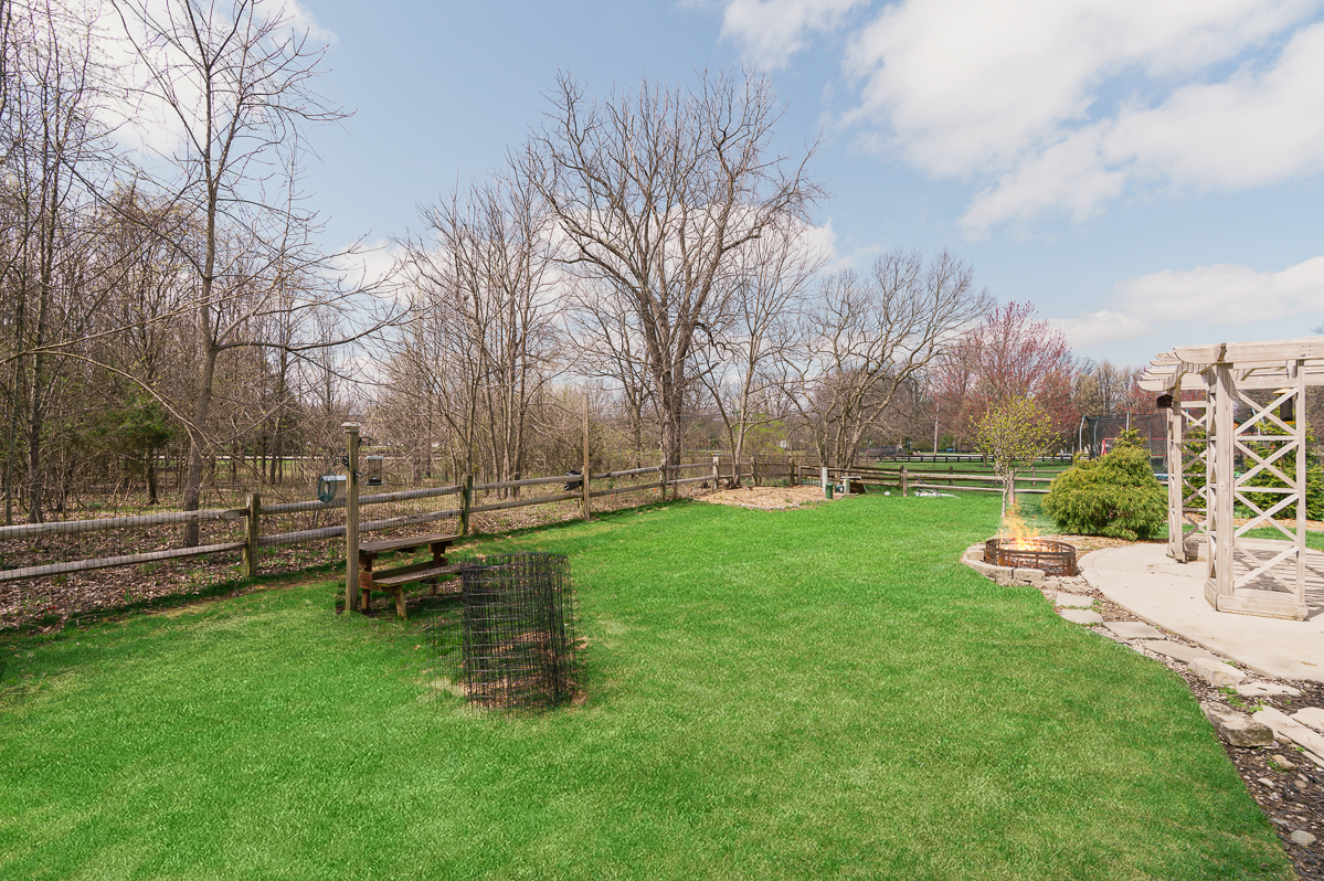 5392 Country Meadow Ct-12