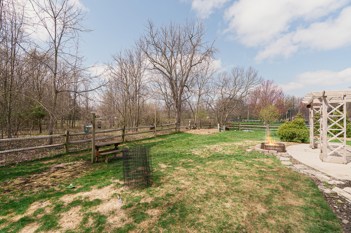 5392 Country Meadow Ct-13