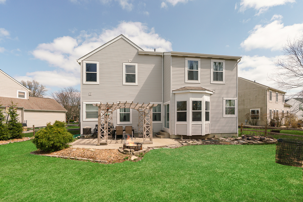 5392 Country Meadow Ct-16