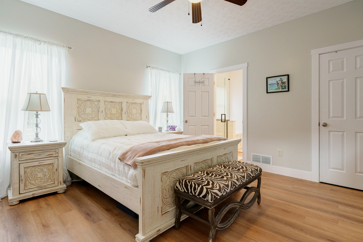 5392 Country Meadow Ct-40