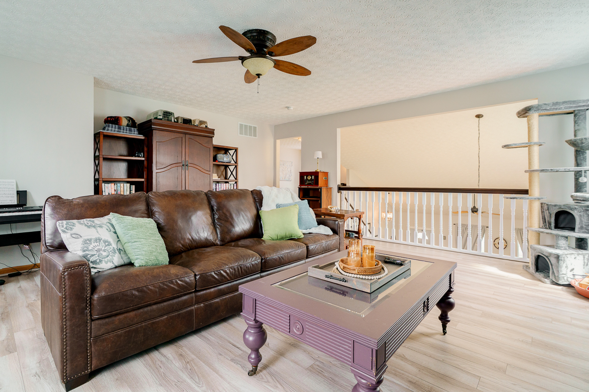 5392 Country Meadow Ct-51