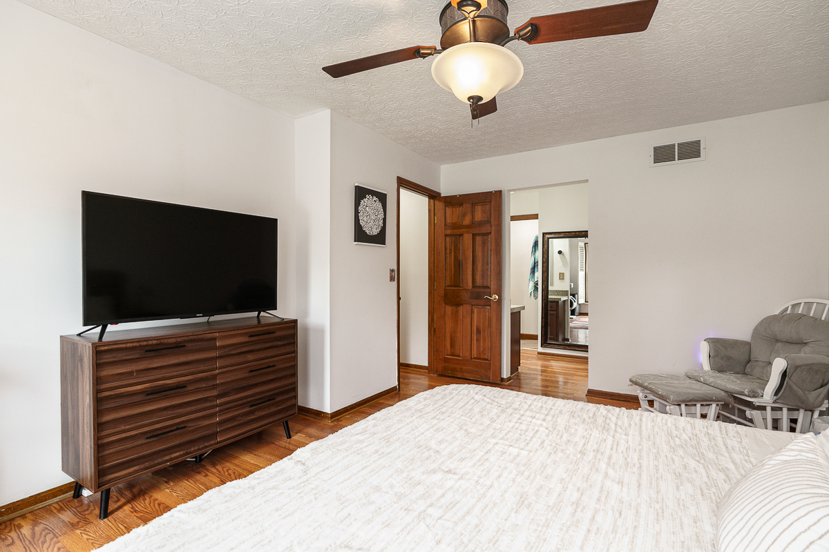 543 Whitson Dr-27