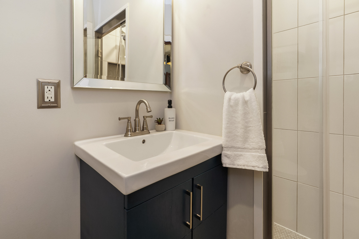 54 Webster Park Ave-24