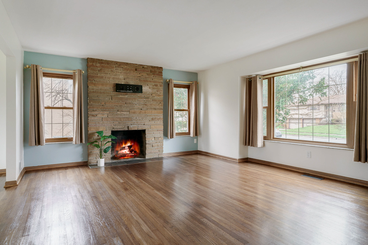 5566 Driftwood Rd-13