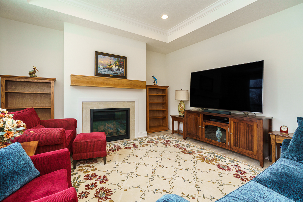 5629 Aristocrat Dr-11