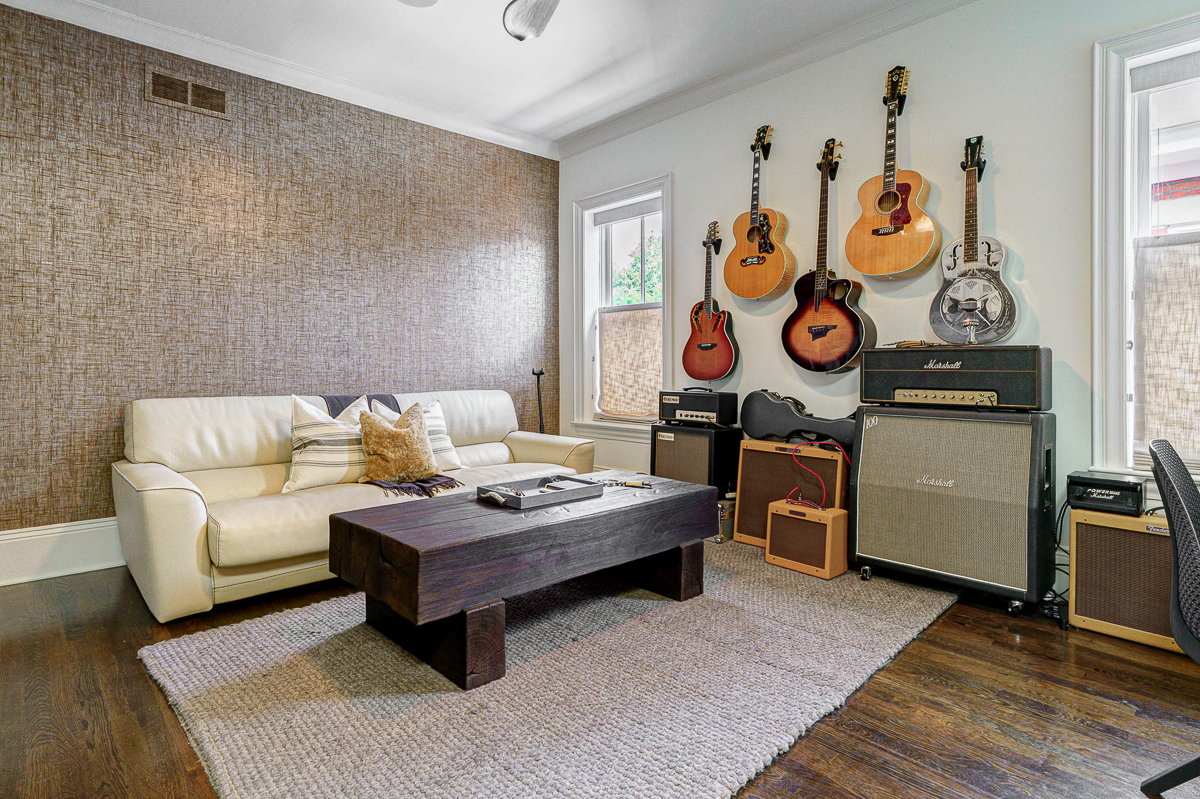 569 S 6th St Part 3 (5 of 18)