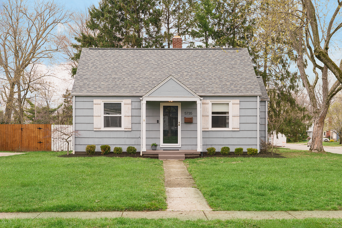 5735 Indianola Ave-1