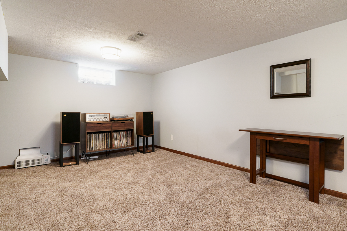 5735 Indianola Ave-12