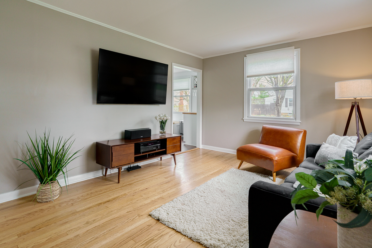 5735 Indianola Ave-14