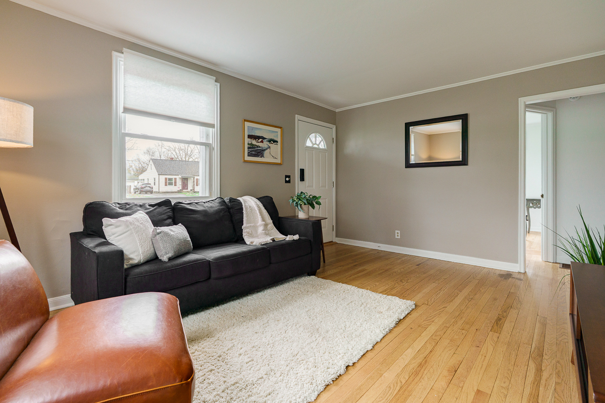 5735 Indianola Ave-16