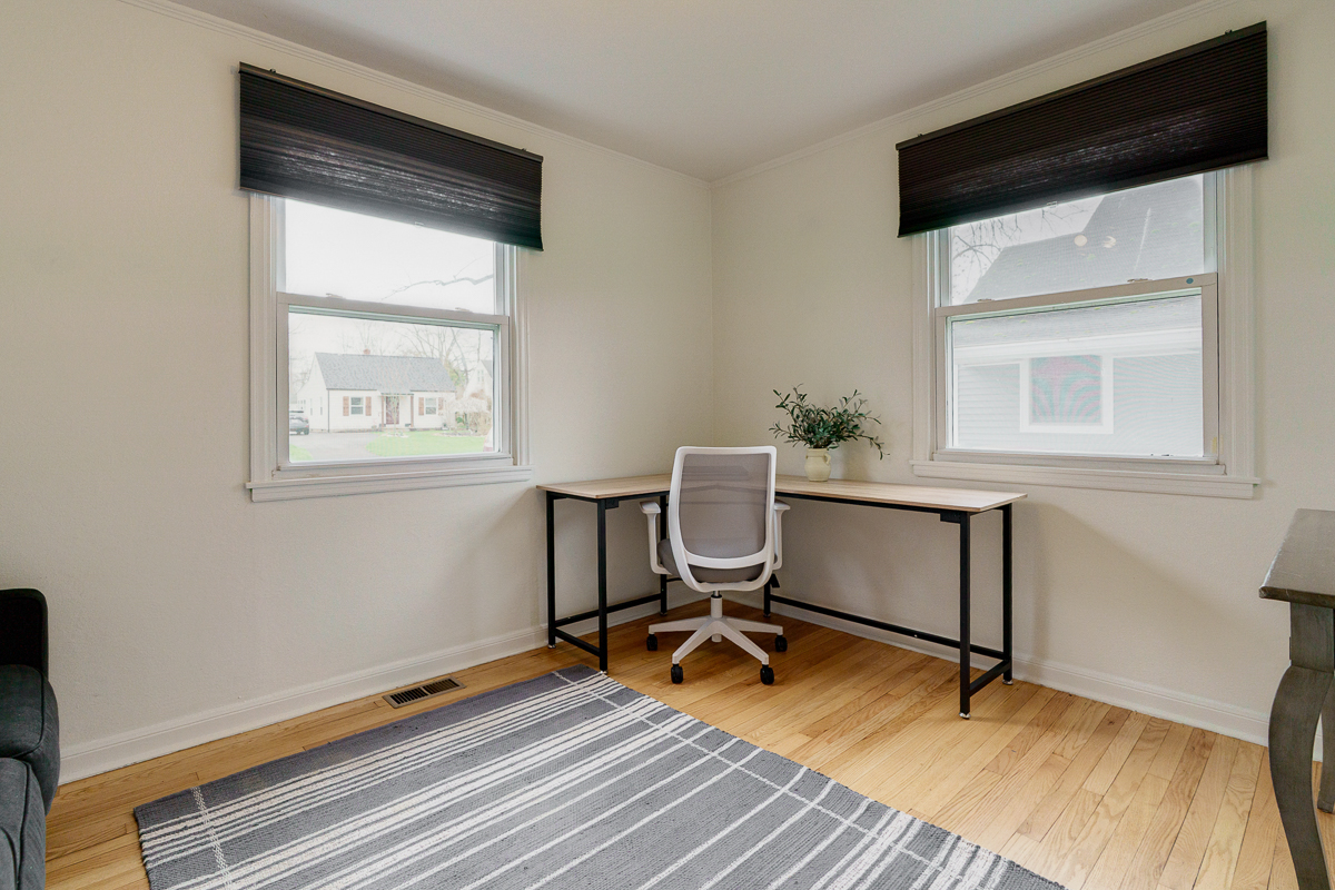 5735 Indianola Ave-24