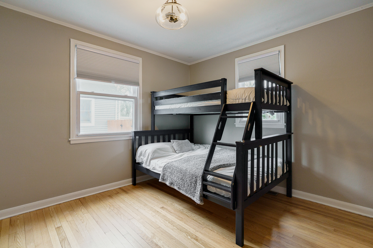 5735 Indianola Ave-27