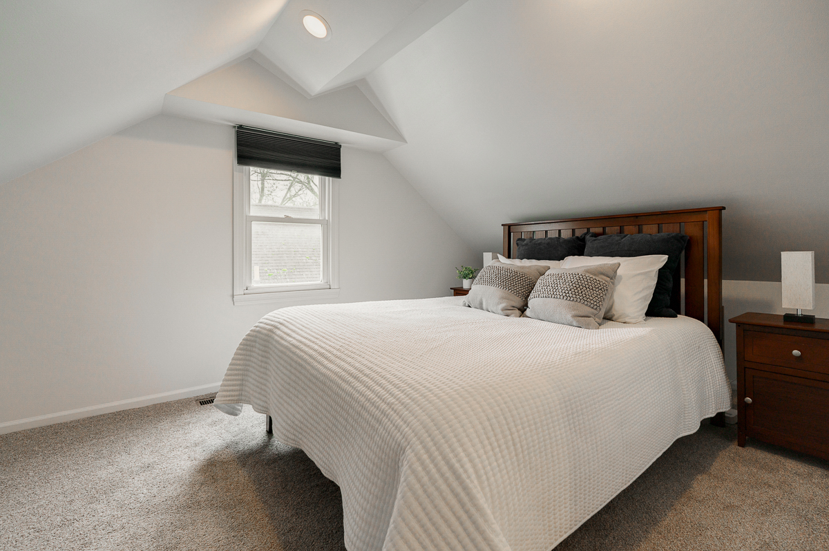 5735 Indianola Ave-29