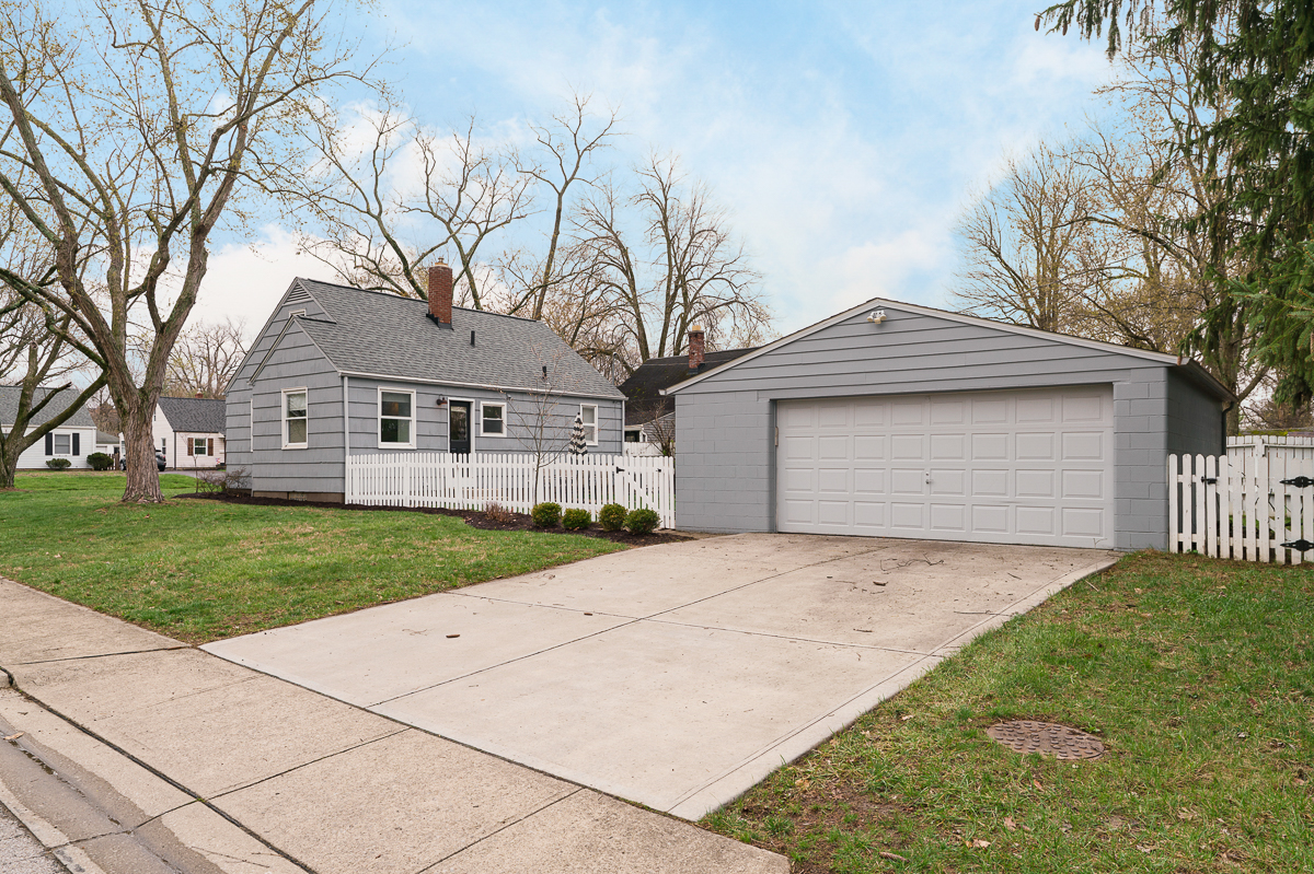 5735 Indianola Ave-4