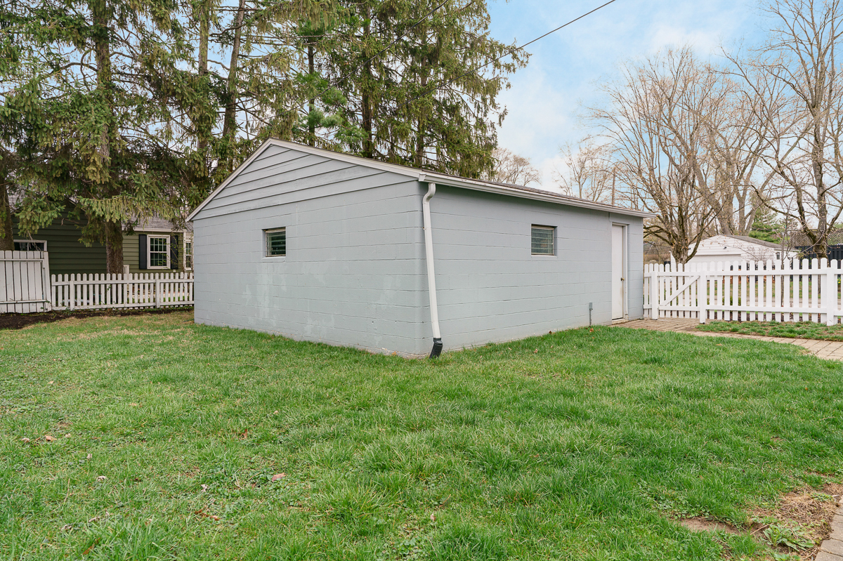 5735 Indianola Ave-8