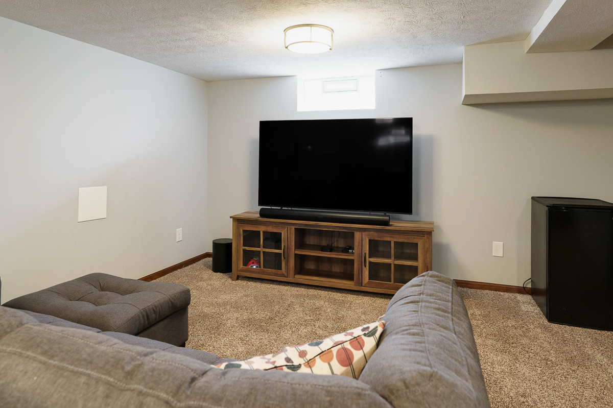 5735 Indianola Ave-9