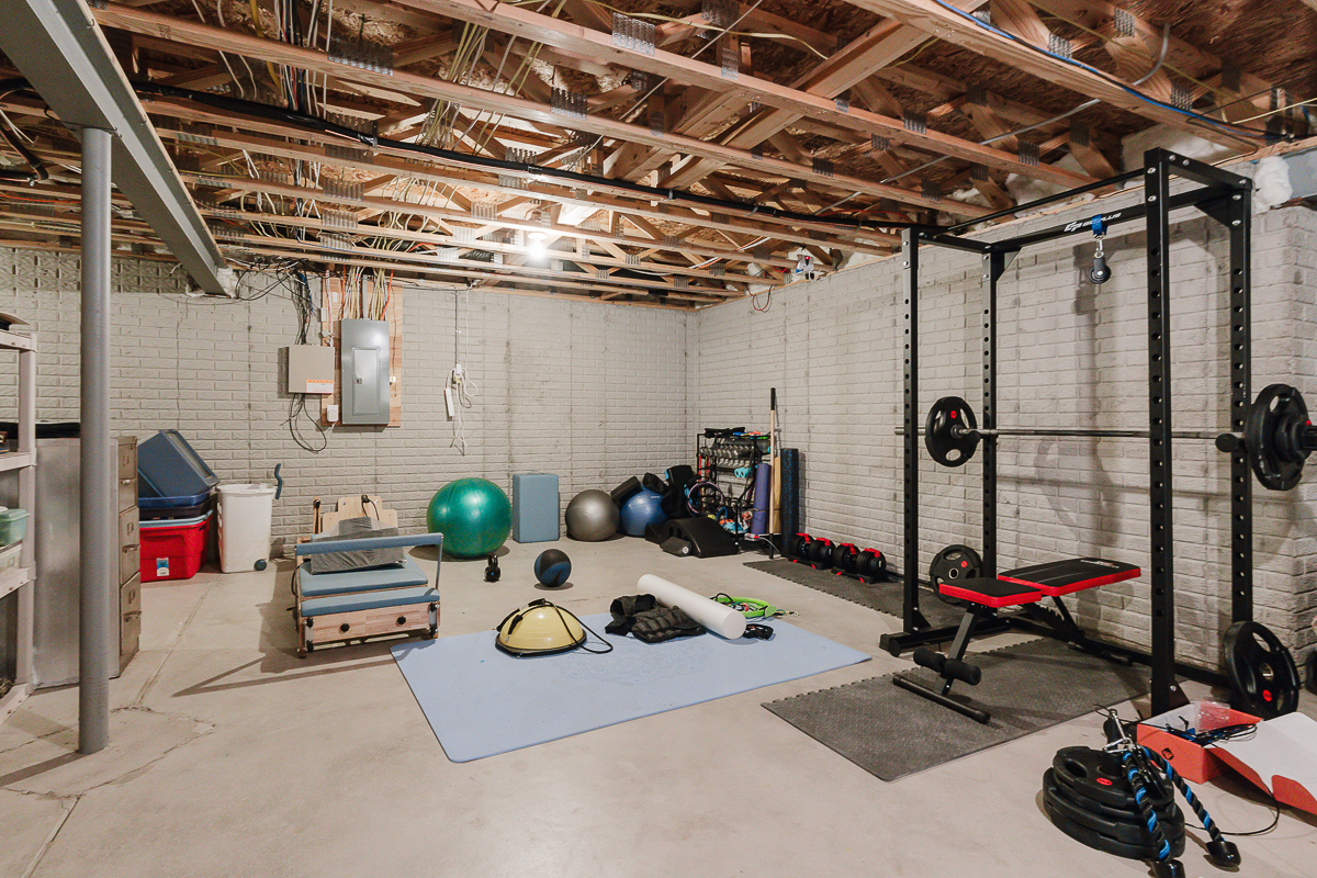 5921 Tarrycrest Dr.--33