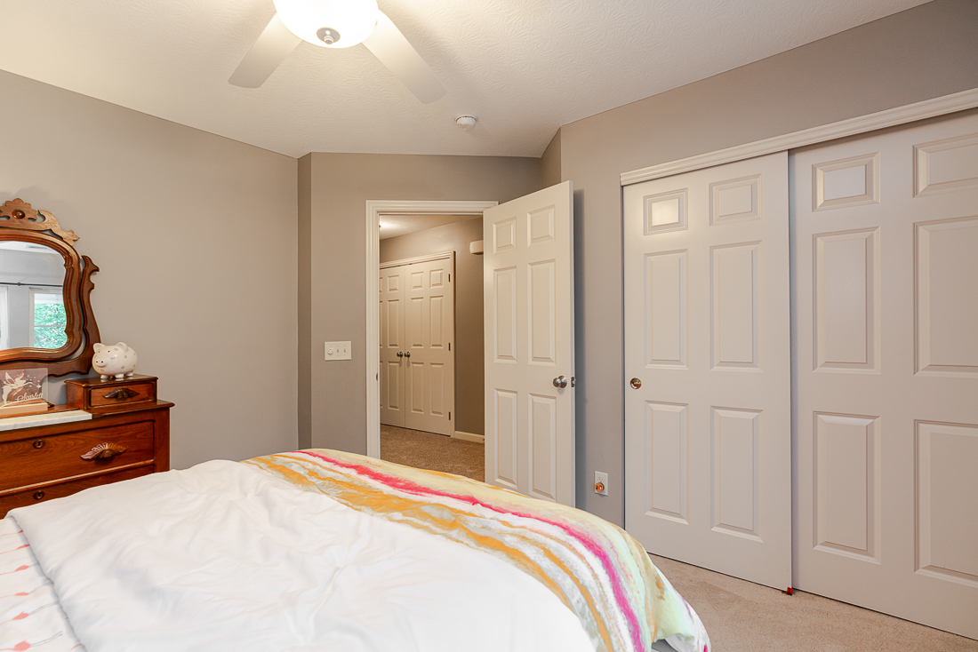 6036 Carlatun Street-27