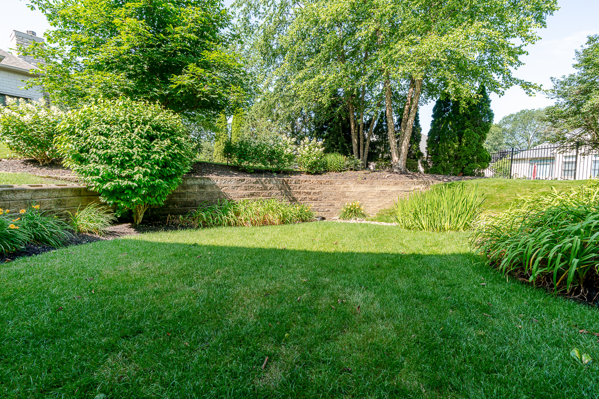 6050 Whitney Woods Ct-10