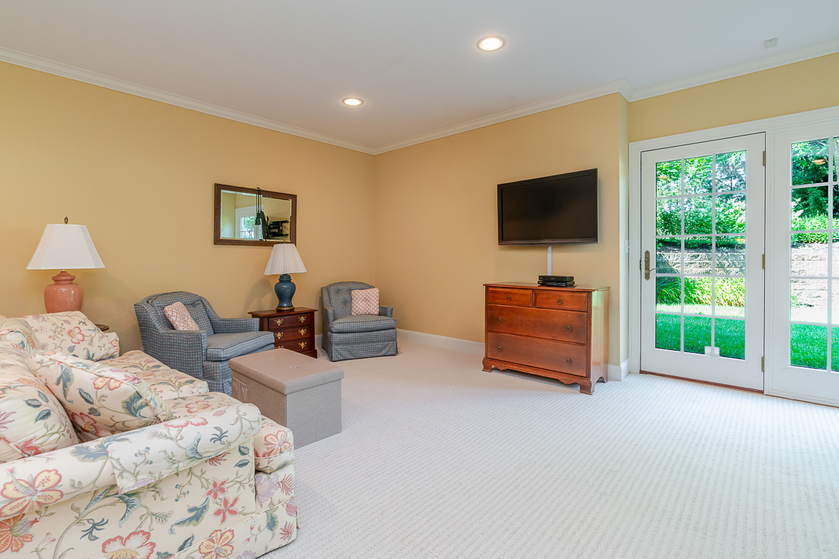 6050 Whitney Woods Ct-11