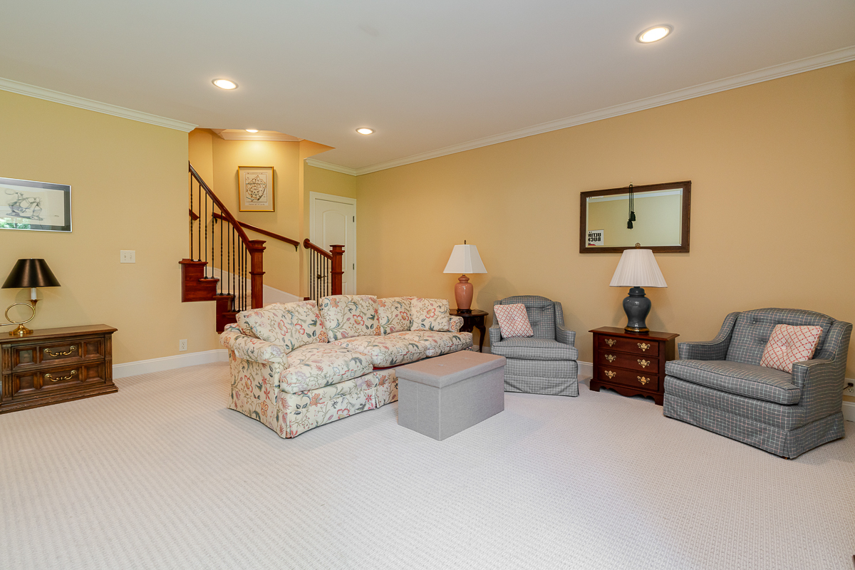 6050 Whitney Woods Ct-12